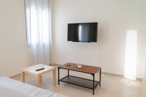 Ambelokipoi metro station 3 beds 5 pers